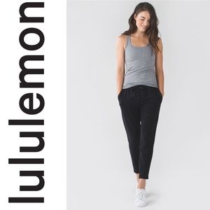 LULULEMON jet pants in black
